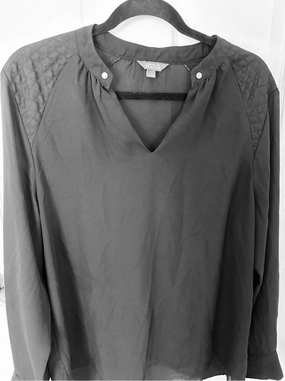 Kenneth Cole Reaction Black detailed-Shoulder V-Neck top